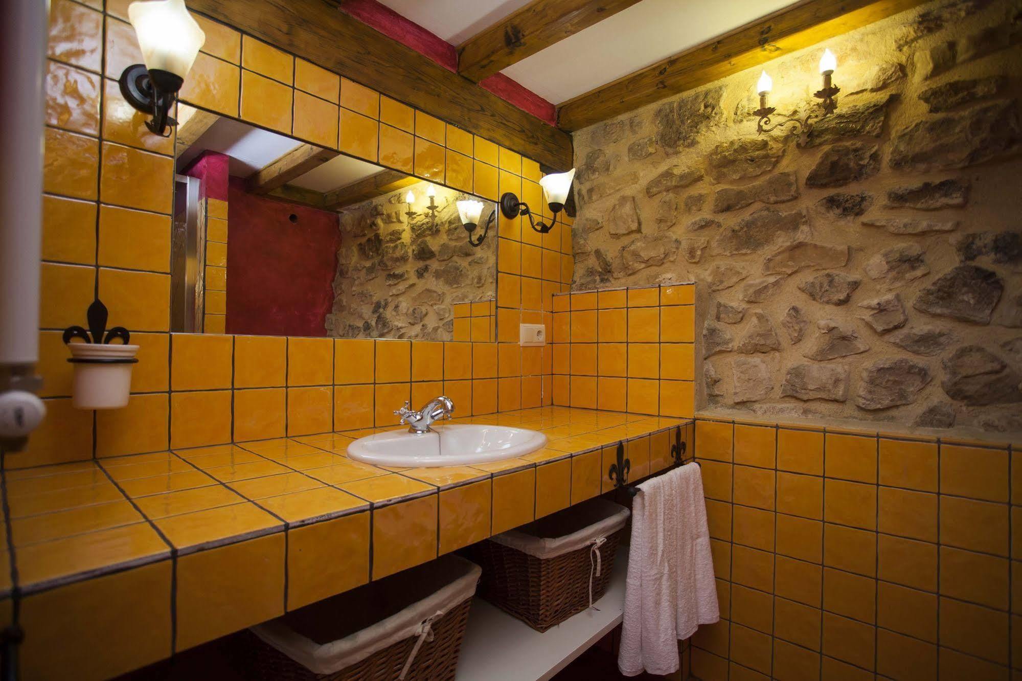 Hotel Rural La Torre De Bisjueces Eksteriør billede